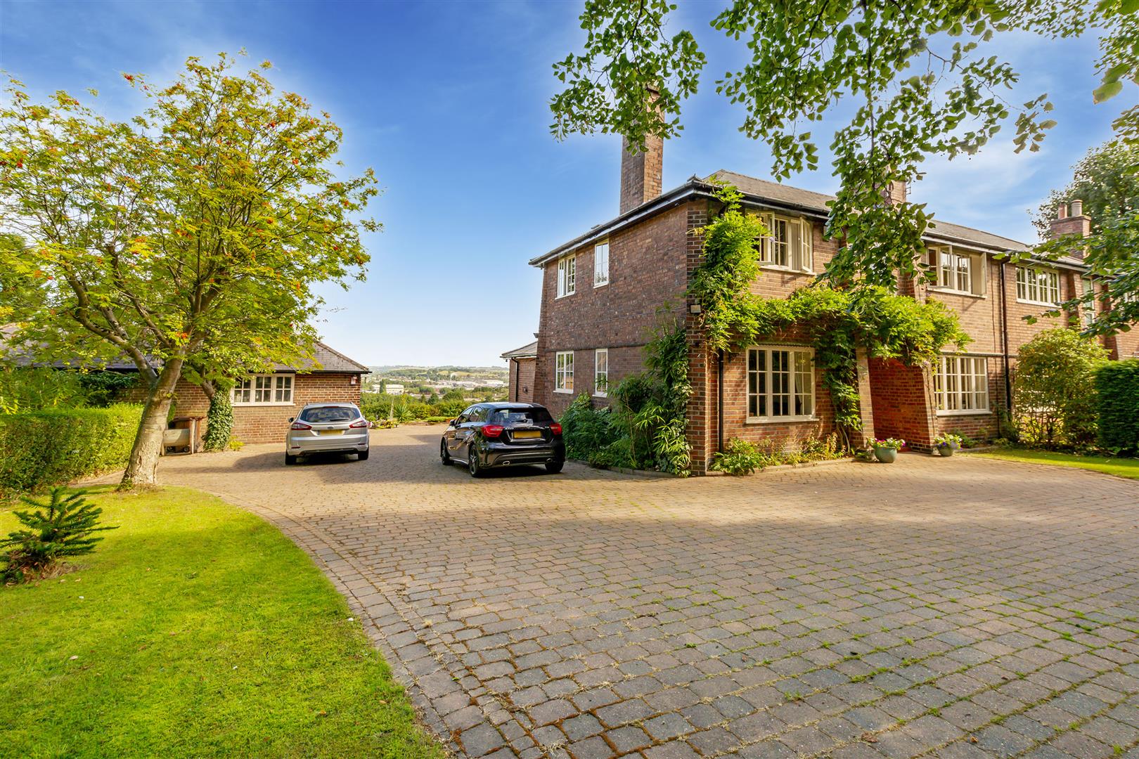 Quarry Hill, StantonByDale, Ilkeston Robert Ellis Estate Agents